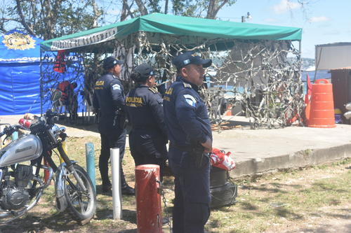 Diversas autoridades brindan resguardo a los veraneantes. (Foto: Carlos Pel&aacute;ez/Colaborador)