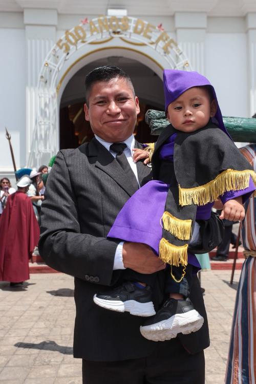 Grandes y peque&ntilde;os participan en actividades religiosas. (Foto: Oscar Rivas/Colaborador)
