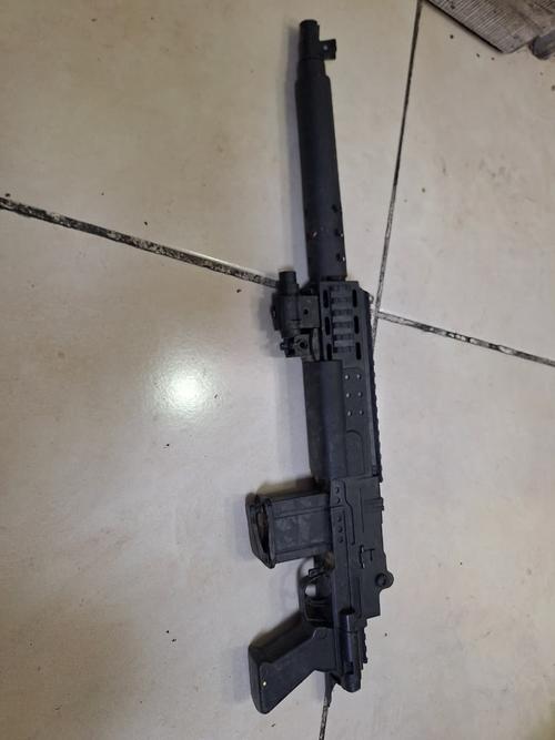 Esta era el armamento con el que amanazaba al menor. (Foto: PNC)