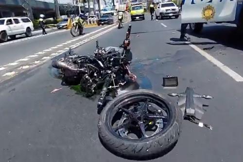 El veh&iacute;culo de dos ruedas qued&oacute; destruido por la magnitud del impacto. (Foto: Bomberos Municipales) 