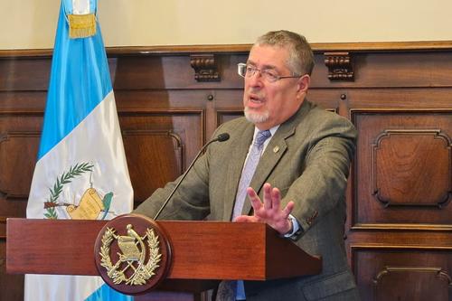 Bernardo Ar&eacute;valo, Organismo Ejecutivo, Elecci&oacute;n rector, Usac, 02