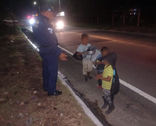 Los menores fueron localizados sanos y salvos. (Foto: PNC)
