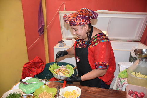 El fiambre cobanero hecho a mano es un s&iacute;mbolo de tradici&oacute;n y sabor local. (Foto: Irma Tzi/Colaboradora)