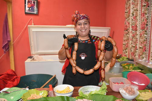 Ingredientes frescos y t&eacute;cnicas tradicionales dan sabor &uacute;nico al fiambre. (Foto: Irma Tzi/Colaboradora)