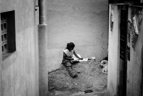 El miedo, la tristeza y la inseguridad se traducen en bajo rendimiento escolar, de acuerdo a expertos. (Foto: Canva)