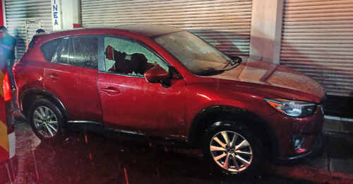 Las mujeres avanzaron un par de metros luego de haber sido atacadas. (Foto: Alan Lima/Cortes&iacute;a )