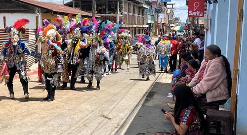 El p&uacute;blico local no pierde detalle de los movimientos. (Foto: Carlos Sotz/Colaborador)