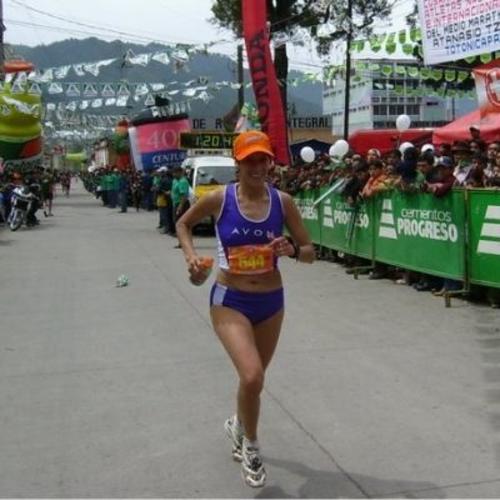 Elsa ahora es maestra de f&iacute;sica en Quetzaltenango. (Foto: Cortes&iacute;a Elsa Monterroso)