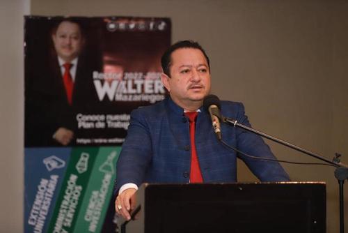 Walter Mazariegos, el actual rector, durante la campa&ntilde;a de 2022. (Foto: Facebook Walter Mazariegos)