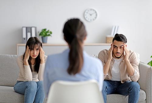 Si sientes que no se pueden superar los problemas y las discusiones suben de tono, busca ayuda con un psic&oacute;logo o terapeuta.&nbsp;(Foto: Shutterstock)