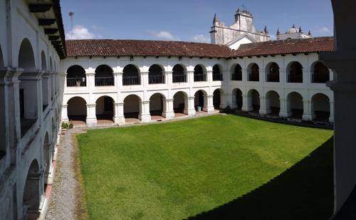 Junto a la catedral, el convento integra un importante conjunto patrimonial. (Foto: Ministerio de Cultura y Deportes)