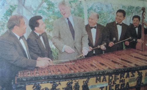 Con una de las mejores marimbas (Maderas de mi Tierra) de gira por los Estados Unidos. (Foto: RR SS)