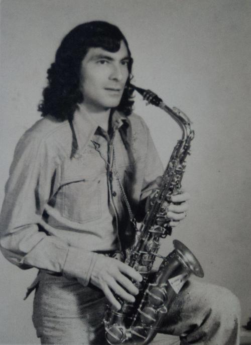 Al compositor tambi&eacute;n le gust&oacute; la interpretaci&oacute;n en saxof&oacute;n. (Foto: RR SS)