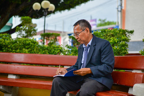 Efra&iacute;n Morales S&aacute;nchez es conocido en la localidad por su trayectoria en la docencia y su talento en las letras. (Foto: &Aacute;ngel Revolorio/Colaborador)