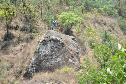 Al otro extremo hay una enorme roca conocida como El Mono, que es considerada como un nahual. (Foto: Carlos Sotz/Colaborador)