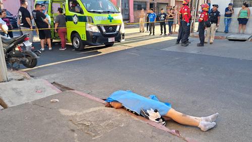 La v&iacute;ctima fue identificada como: Astrid Pamela de Le&oacute;n Barrios. (Foto: Bomberos Municipales)