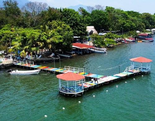 Los turistas pueden disfrutar de las visitas que ofrece el municipio, son &uacute;nicas. (Foto: Gobierno Municipal de El Estor)