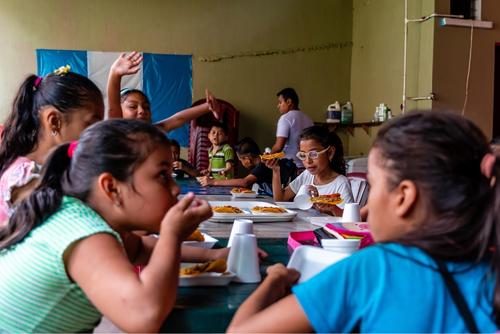 M&aacute;s de 30 mil centros educativos ser&iacute;an beneficiados de forma gradual a nivel nacional. (Foto ilustrativa: Shutterstock)