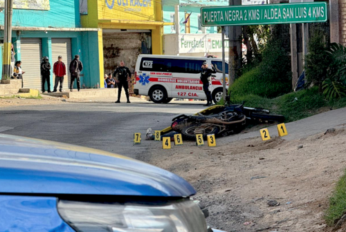 Las diligencias siguieron tras las horas del hallazgo. (Foto: Redes Sociales/Cortes&iacute;a)