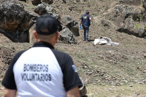 El cuerpo de Wendy Mir&oacute;n fue encontrado dentro de costales. (Foto: Bomberos Voluntarios)