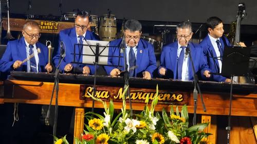 Integrantes de la Marimba Orquesta Lira Marquense en una de sus presentaciones recientes. (Foto: Josu&eacute; Ardeano/Colaborador)