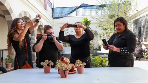 Los participantes aprenden nuevas t&eacute;cnicas. (Foto: Cortes&iacute;a Municipalidad de Guatemala)