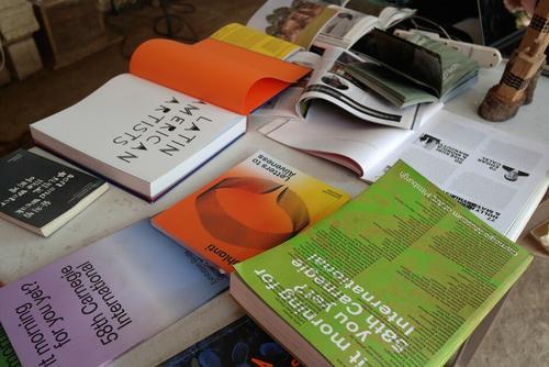 Prestigiosas revistas del mundo muestran las obras del artista. (Foto: Carlos Sotz/Colaborador)