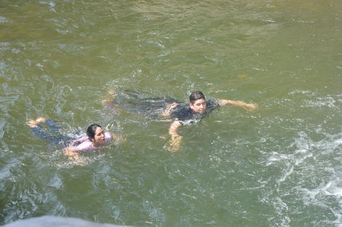 Las pozas est&aacute;n debajo del puente de ingreso a la aldea La Espinilla. (Foto: Juan Carlos Aquino/Colaborador)