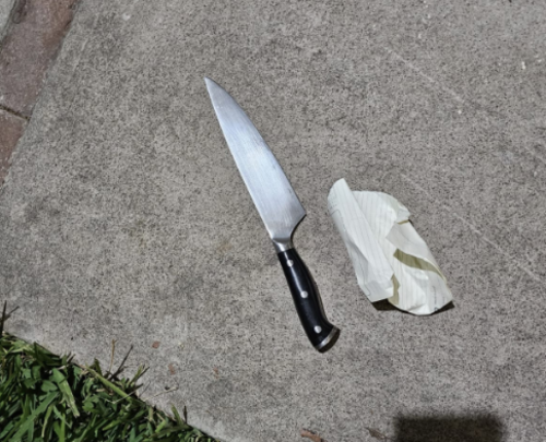 Las autoridades embalaron el arma del crimen. (Foto: PNC)