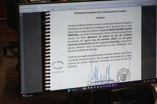 Certificaci&oacute;n emitida por la Secretar&iacute;a de la CSJ que hace constar que Villeda no estar&iacute;a habilitado para ejercer la profesi&oacute;n de abogado. (Foto: Wilder L&oacute;pez/Soy502)