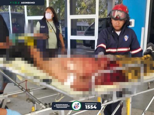 El conductor de un tuctuc fue trasladado a un centro asistencial. (Foto: Asonbomd)