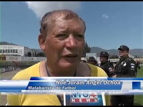 Por su habilidad con el bal&oacute;n era un personaje de entretenimiento y asombro. (Foto:RRSS)