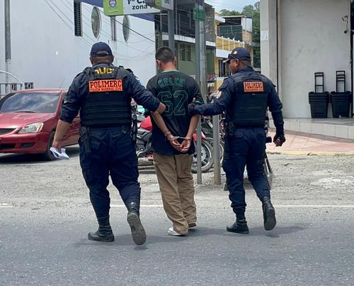 El detenido cuenta con antecedentes por hurto agravado y otros delitos. (Foto: PNC)