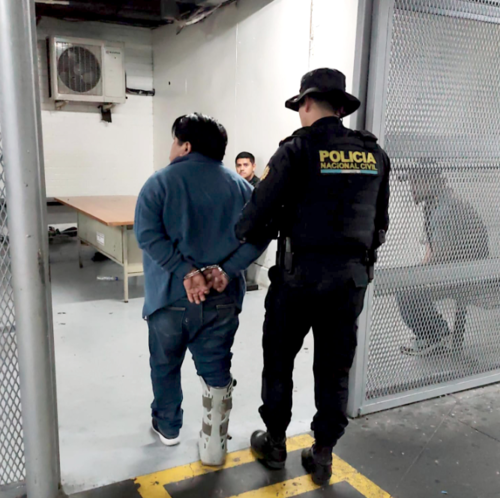 El hombre fue puesto a disposici&oacute;n de la ley. (Foto: PNC)