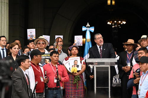 Luis Pacheco, H&eacute;ctor Chacl&aacute;n, Gobierno, Organizaciones ind&iacute;genas, 03