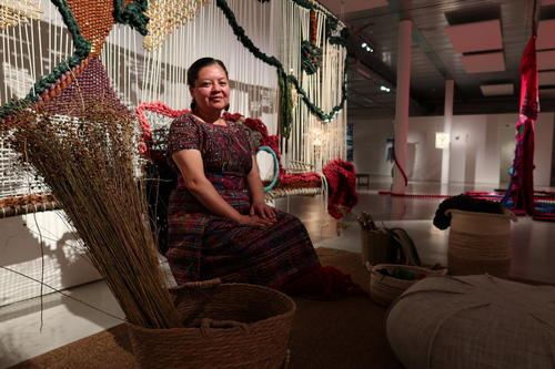 Innovaci&oacute;n textil: Ang&eacute;lica Serech lleva arte a S&iacute;dney para 2026. (Foto: Carlos Sotz/Colaborador).