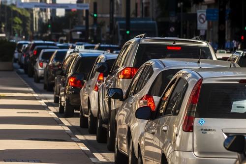 El teletrabajo podr&iacute;a contribuir a disminuir la congesti&oacute;n vehicular en el &aacute;rea urbana. (Foto ilustrativa: Shutterstock)