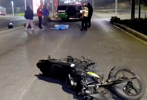 Los socorristas llegaron al lugar para auxiliarlo pero la v&iacute;ctima ya hab&iacute;a perdido la vida. (Foto: CMB)