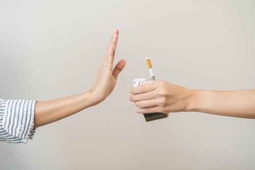 Fumar tiene efectos nocivos para tu salud, incluida tu piel. (Foto: Shutterstock)