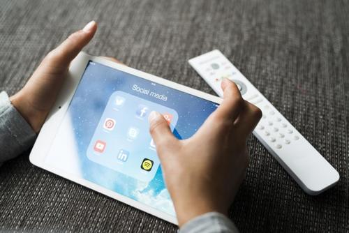 Las pol&iacute;ticas p&uacute;blicas deben enfocarse en equilibrar la libertad digital con la protecci&oacute;n del bienestar psicol&oacute;gico en adolescentes, seg&uacute;n diputado. (Foto ilustrativa: Archivo/Soy502)