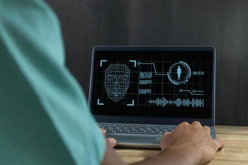 El entorno digital ha facilitado la suplantaci&oacute;n de identidad que atenta contra la vulnerabilidad de los adolescentes. (Foto ilustrativa: Archivo/Soy502)