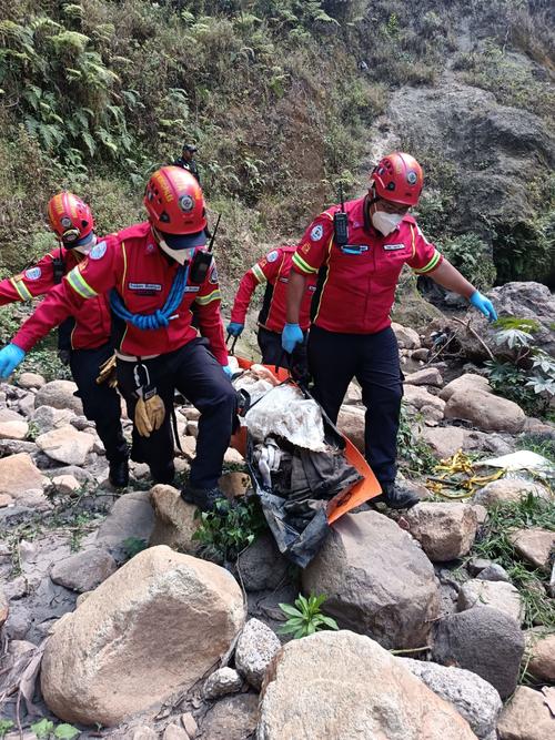 En el r&iacute;o Las Vacas, bajo el puente El Naranjo se localiz&oacute; un s&eacute;ptimo cuerpo esta semana. (Foto: Bomberos Municipales)