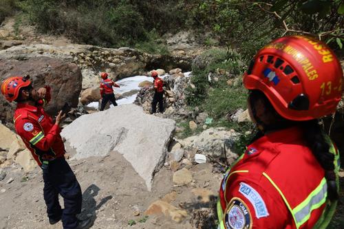 El cuerpo se encontraba en inmediaciones del r&iacute;o Las Vacas. (Foto: Bomberos Municipales)
