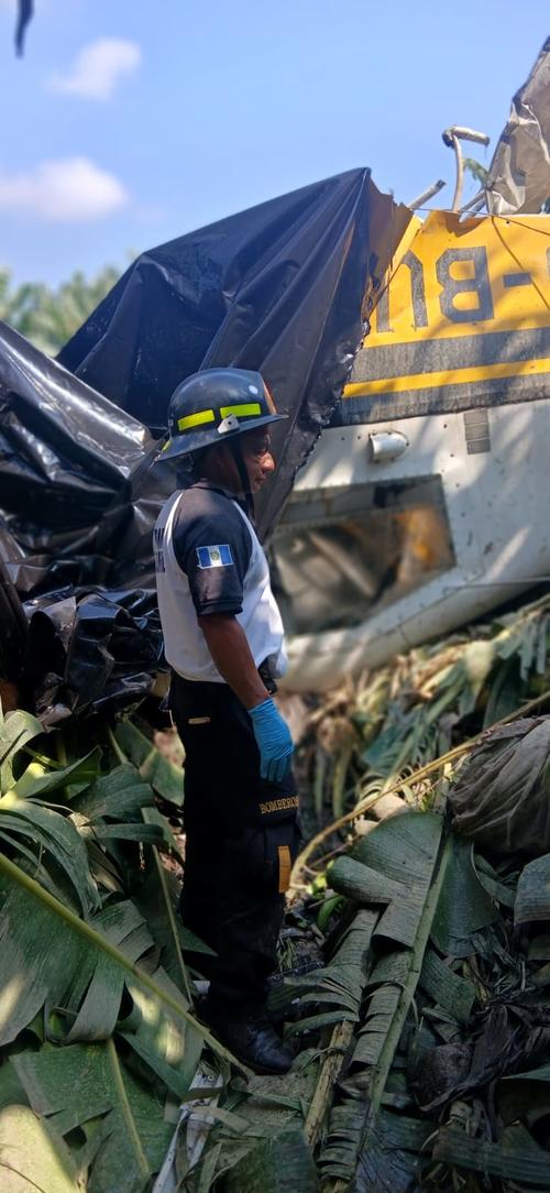 Por causas a&uacute;n no establecidas, la avioneta se desplom&oacute;. (Foto: Bomberos Voluntarios)