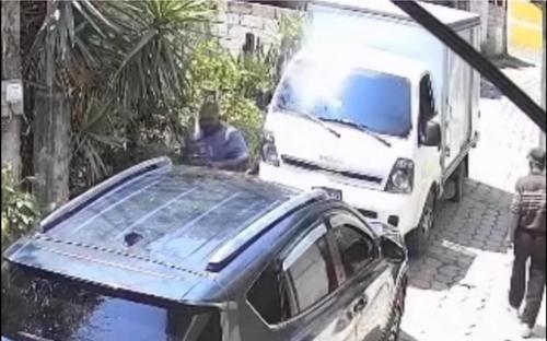 Los disparon salieron desde el interior del cami&oacute;n. (Foto: Captura de video)