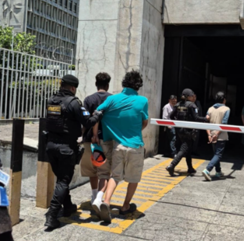 Los capturados deber&aacute;n enfrentar a la justicia. (Foto: PNC)