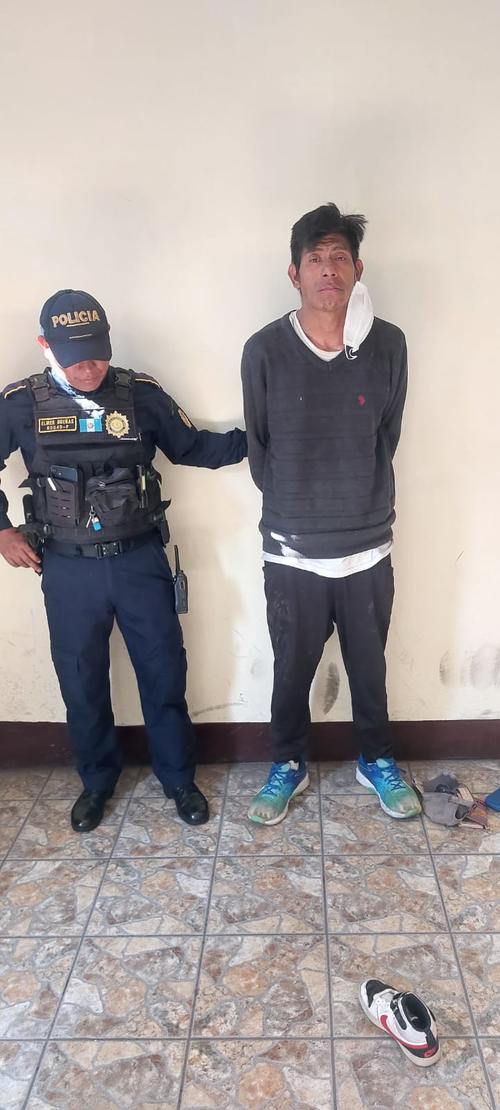 El detenido fue identificado como Anthony Stuardo Lemus L&oacute;pez. (Foto: PNC)