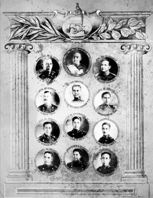 Miembros del Estado Mayor del presidente L&aacute;zaro Chac&oacute;n, en 1926. (Foto: Dominio P&uacute;blico)