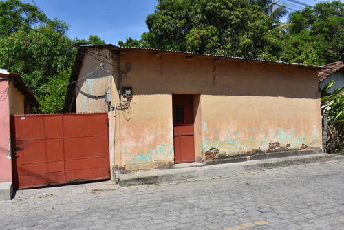 La vivienda donde naci&oacute; y creci&oacute; el general L&aacute;zaro Chac&oacute;n est&aacute; en el barrio El Para&iacute;so, Teculut&aacute;n. (Foto: Lorena Chac&oacute;n/Colaboradora)
