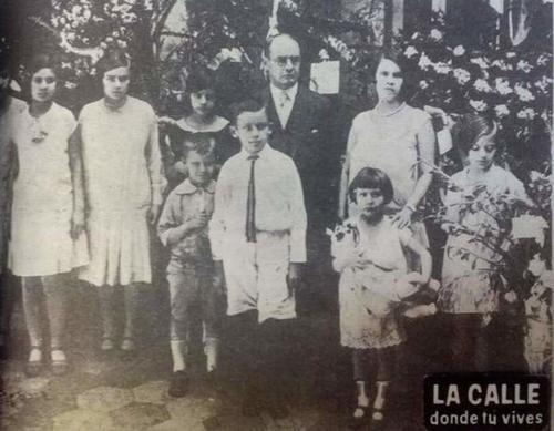 El general L&aacute;zaro Chac&oacute;n junto a su esposa Josefina Pazos y sus nueve hijos. (Foto: Lorena Chac&oacute;n/Colaboradora)